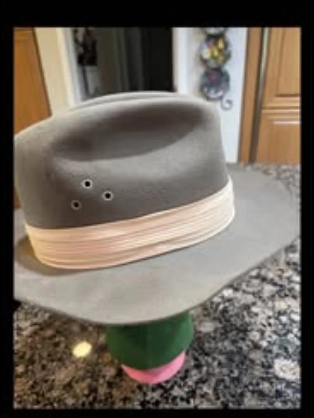 Dorfman Pacific  Women’s 100% Wool Fedora Hat Size Large.  Look At All Pictures.